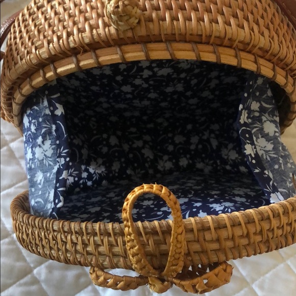 Purse/crossbody - Picture 4 of 6